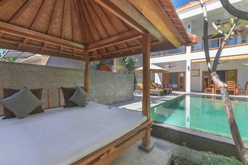 Villa Royal Singaraja  Luaran gambar